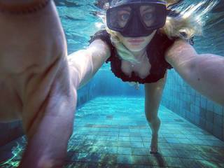 Delia Matache feet photo thumbnail