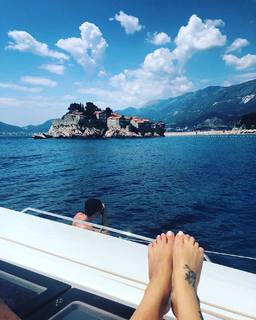 Delia Matache feet photo thumbnail