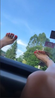 Delia Matache feet photo thumbnail