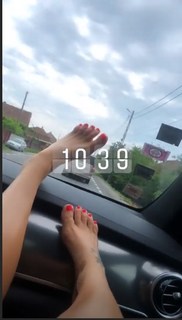 Delia Matache feet photo thumbnail