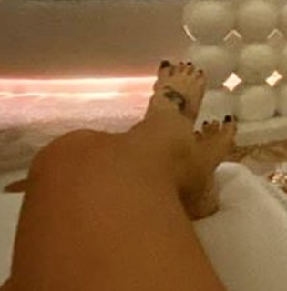 Delia Matache feet photo thumbnail