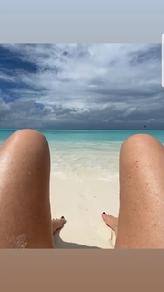 Delia Matache feet photo thumbnail