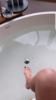 Delia Matache feet photo thumbnail