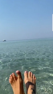 Delia Matache feet photo thumbnail