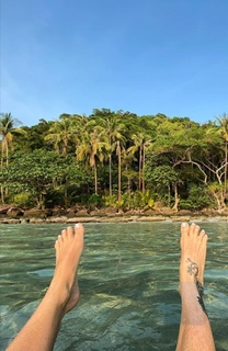 Delia Matache feet photo thumbnail