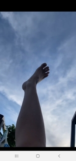 Delia Matache feet photo thumbnail