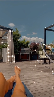 Delia Matache feet photo thumbnail