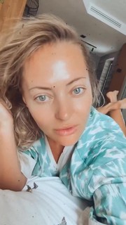 Delia Matache feet photo thumbnail