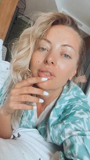 Delia Matache feet photo thumbnail