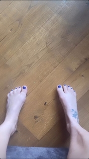Delia Matache feet photo thumbnail