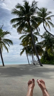 Delia Matache feet photo thumbnail