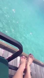 Delia Matache feet photo thumbnail