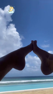 Delia Matache feet photo thumbnail