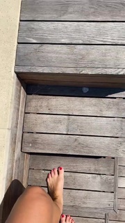 Delia Matache feet photo thumbnail