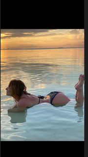 Delia Matache feet photo thumbnail