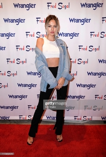 Delilah Hamlin feet photo 15