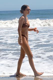 Delilah Hamlin feet photo 17