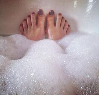 Delphine Wespiser feet photo thumbnail