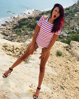 Delphine Wespiser feet photo thumbnail