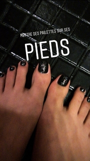 Delphine Wespiser feet photo thumbnail