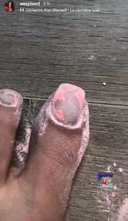 Delphine Wespiser feet photo thumbnail