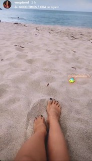 Delphine Wespiser feet photo thumbnail