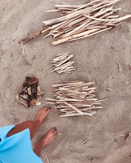 Delphine Wespiser feet photo thumbnail