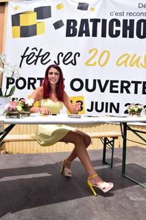 Delphine Wespiser feet photo thumbnail