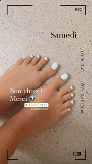 Delphine Wespiser feet photo thumbnail