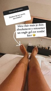 Delphine Wespiser feet photo thumbnail