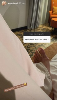 Delphine Wespiser feet photo thumbnail