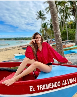 Delphine Wespiser feet photo thumbnail