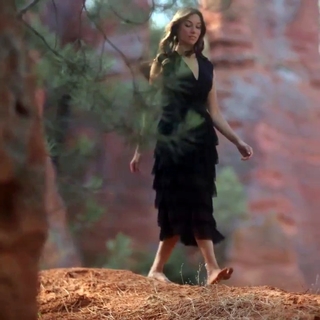 Delphine Wespiser feet photo thumbnail