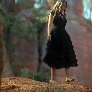 Delphine Wespiser feet photo thumbnail