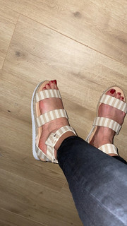 Delphine Wespiser feet photo thumbnail