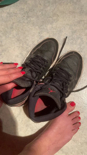 Delphine Wespiser feet photo thumbnail