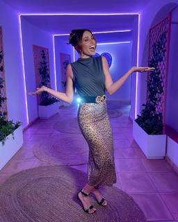 Delphine Wespiser feet photo thumbnail