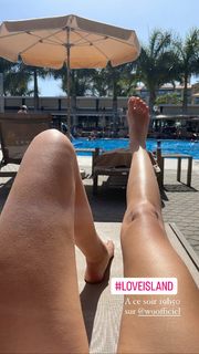 Delphine Wespiser feet photo thumbnail