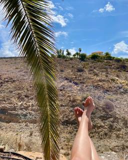 Delphine Wespiser feet photo thumbnail