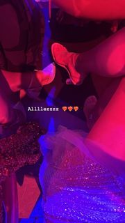 Delphine Wespiser feet photo thumbnail