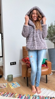Delphine Wespiser feet photo thumbnail