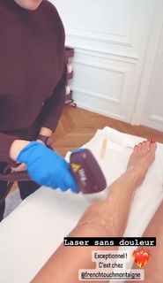 Delphine Wespiser feet photo thumbnail