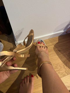 Delphine Wespiser feet photo thumbnail