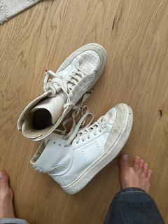 Delphine Wespiser feet photo thumbnail