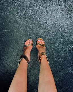 Delphine Wespiser feet photo thumbnail