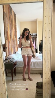 Delphine Wespiser feet photo thumbnail