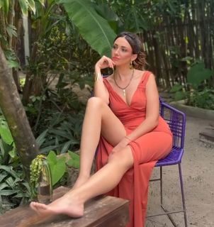 Delphine Wespiser feet photo thumbnail