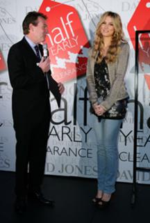 Delta Goodrem feet photo thumbnail