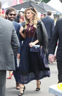 Delta Goodrem feet photo thumbnail