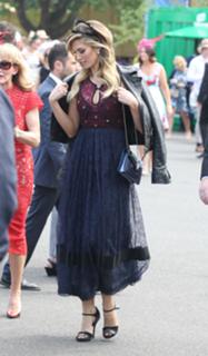 Delta Goodrem feet photo thumbnail